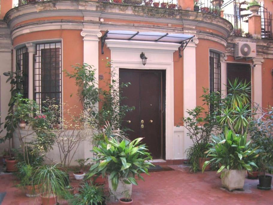 Vivilo Collection - Opera Teather Apartment - Very Central روما المظهر الخارجي الصورة